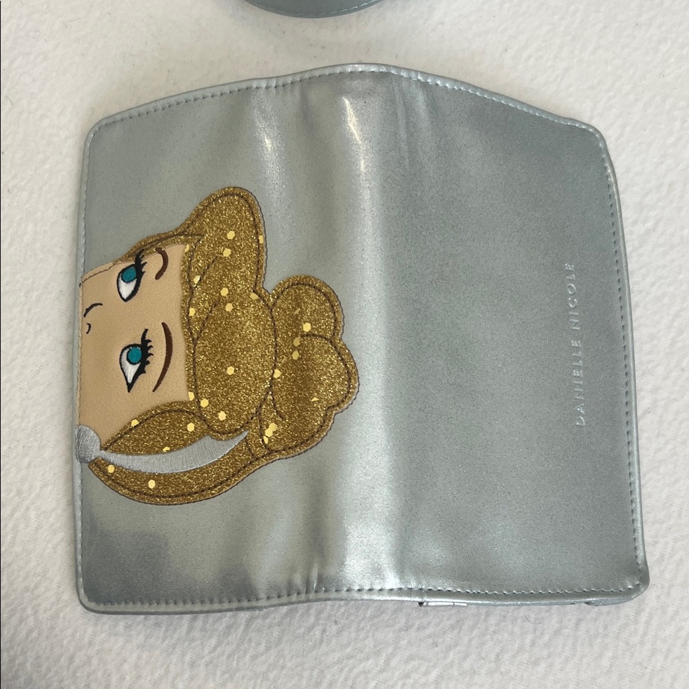 Danielle Nicole Disney Metallic Silver Crossbody Wallet - Picture 7 of 7
